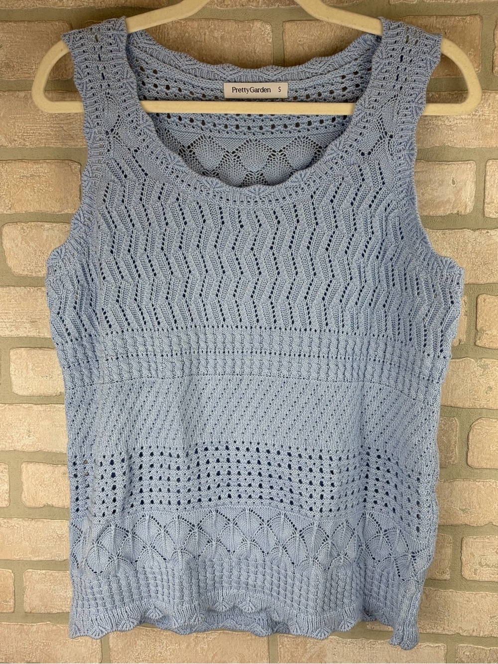 Light Blue Knit Pretty Garden Tank Top - Sleeveless Women's Top Size Small